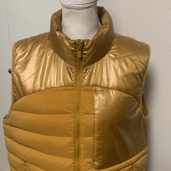 Lululemon Down Vest - Picture 2 of 11